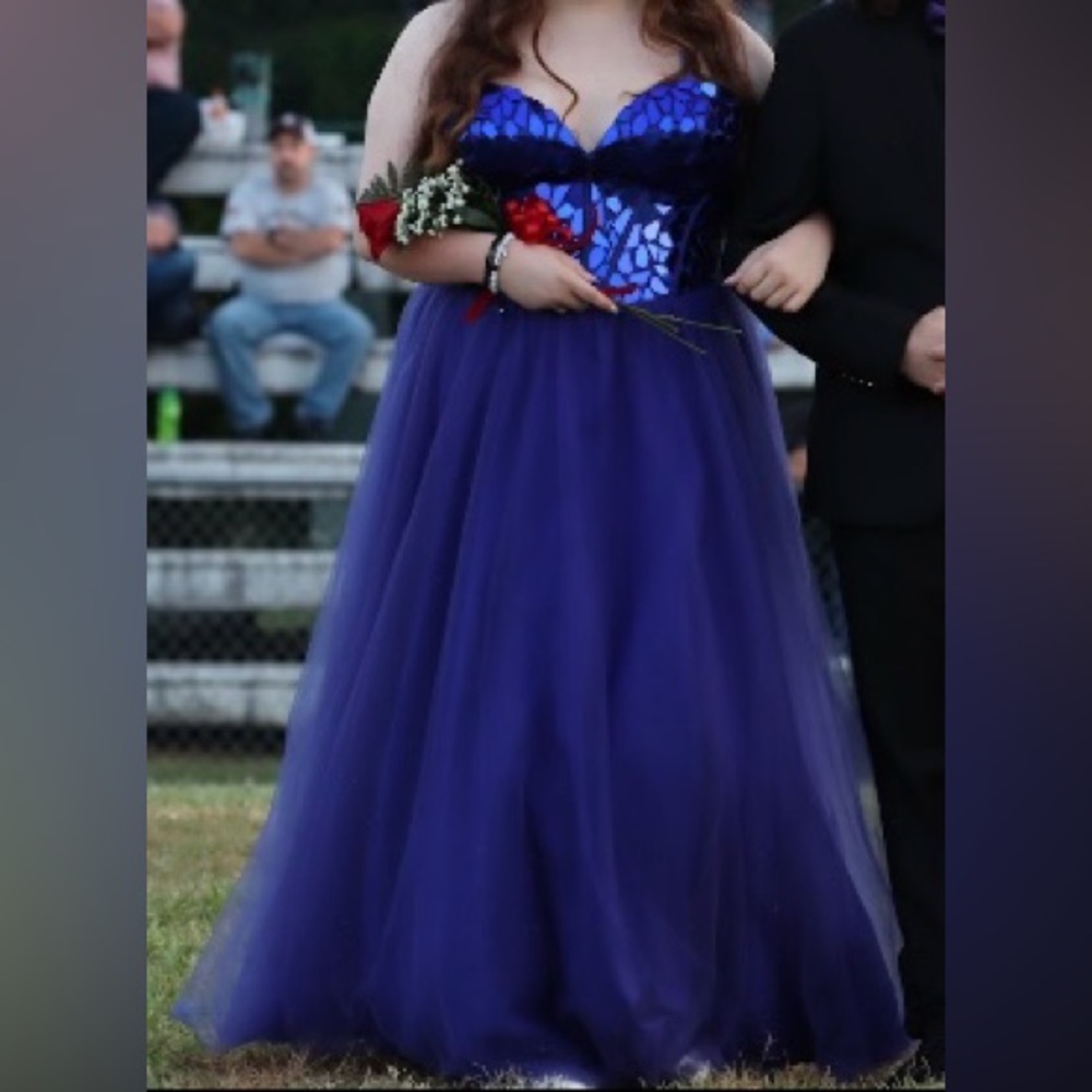 Jules and Cleo, David’s Bridal, Prom Dress. Size 22W. Corset back. Royal Blue.